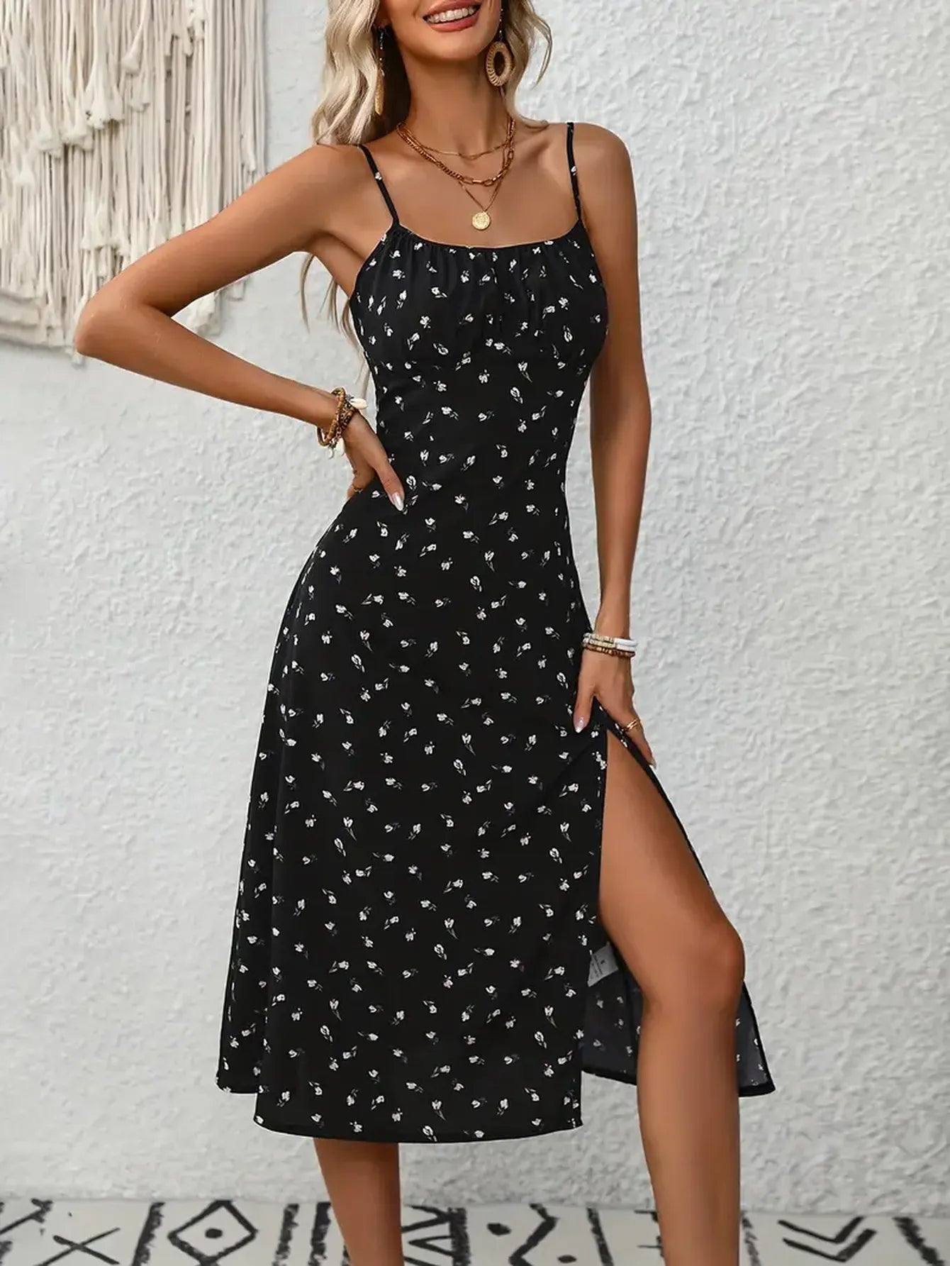 Elegant Sommerkjole med Blomsterprint & Slids